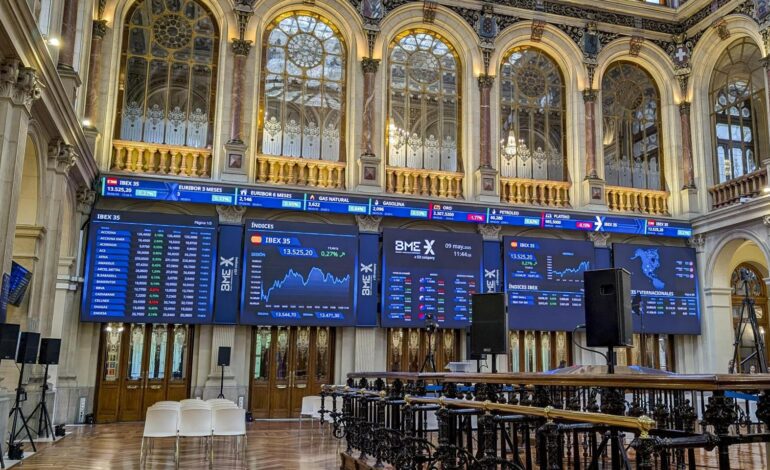 El Ibex 35 marca nuevos máximos desde 2008 al subir un 0,8% en su cuarta semana consecutiva al alza