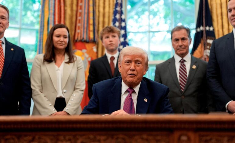 La Casa Blanca considera suspender el habeas corpus en EEUU como parte de sus políticas antimigrantes