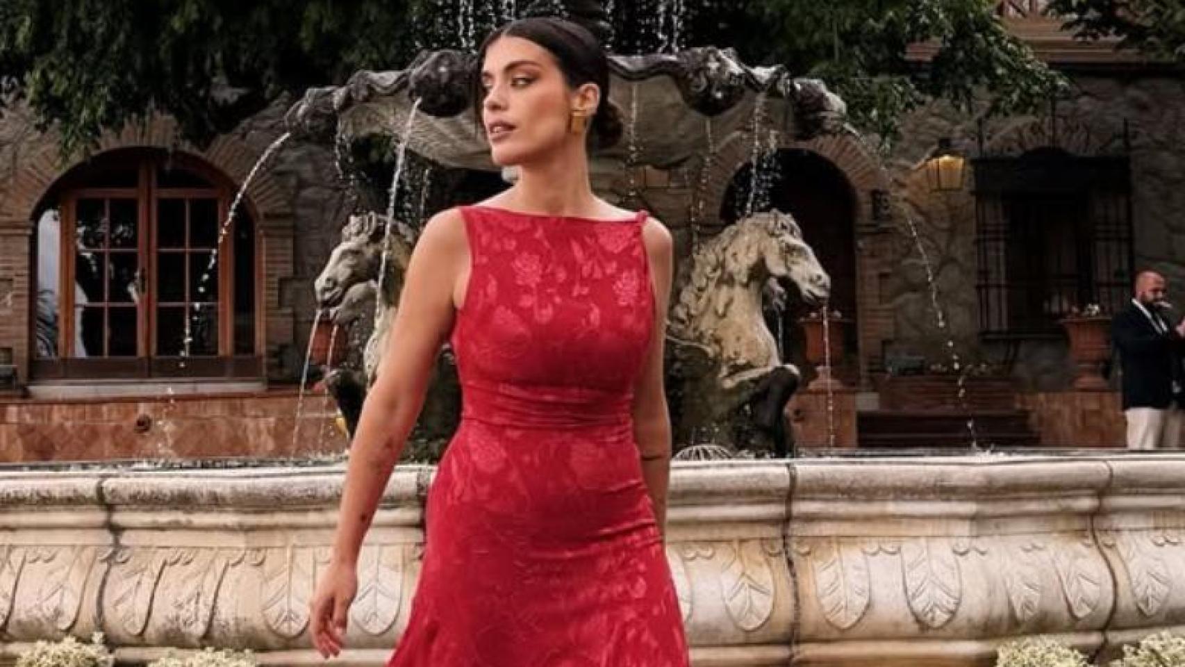 así es su look de invitada para una boda en Barcelona