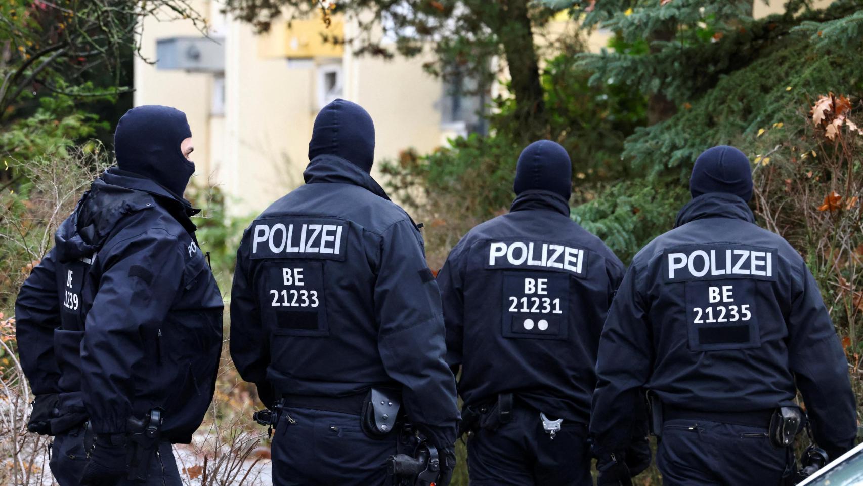 Alemania despliega redadas contra la extrema derecha en siete estados tras la prohibición de los grupos ‘Reichsbürger’