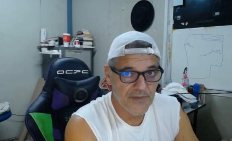 Si hacía el vídeo, leyendo este guion, se paraba todo este acoso