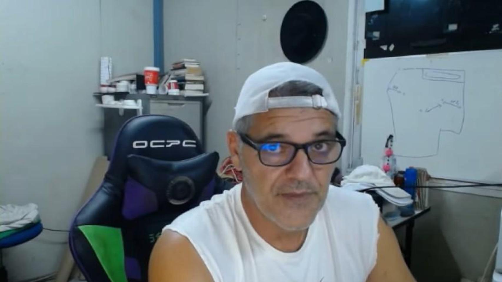 Si hacía el vídeo, leyendo este guion, se paraba todo este acoso