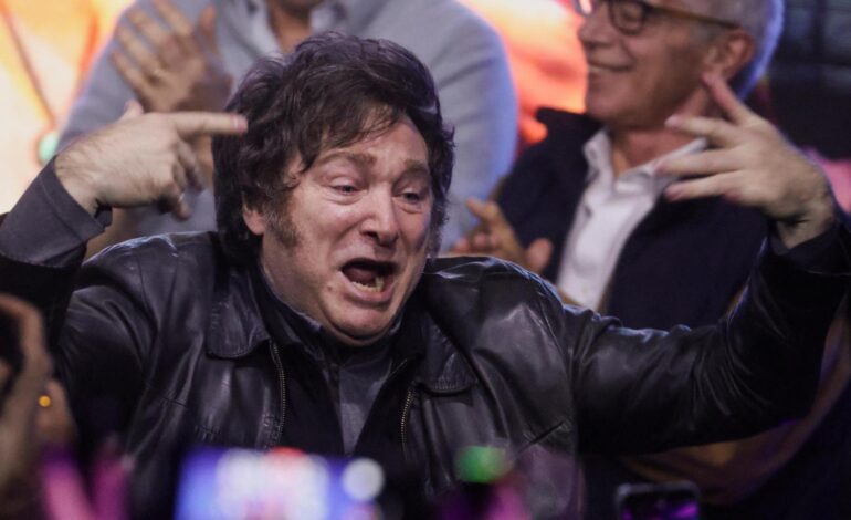 El candidato de Javier Milei gana en Buenos Aires, feudo hasta ahora inexpugnable de Mauricio Macri
