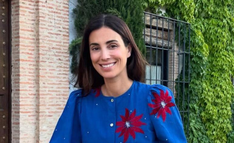 Sassa de Osma, lección de elegancia y estilo con este conjunto de firma española