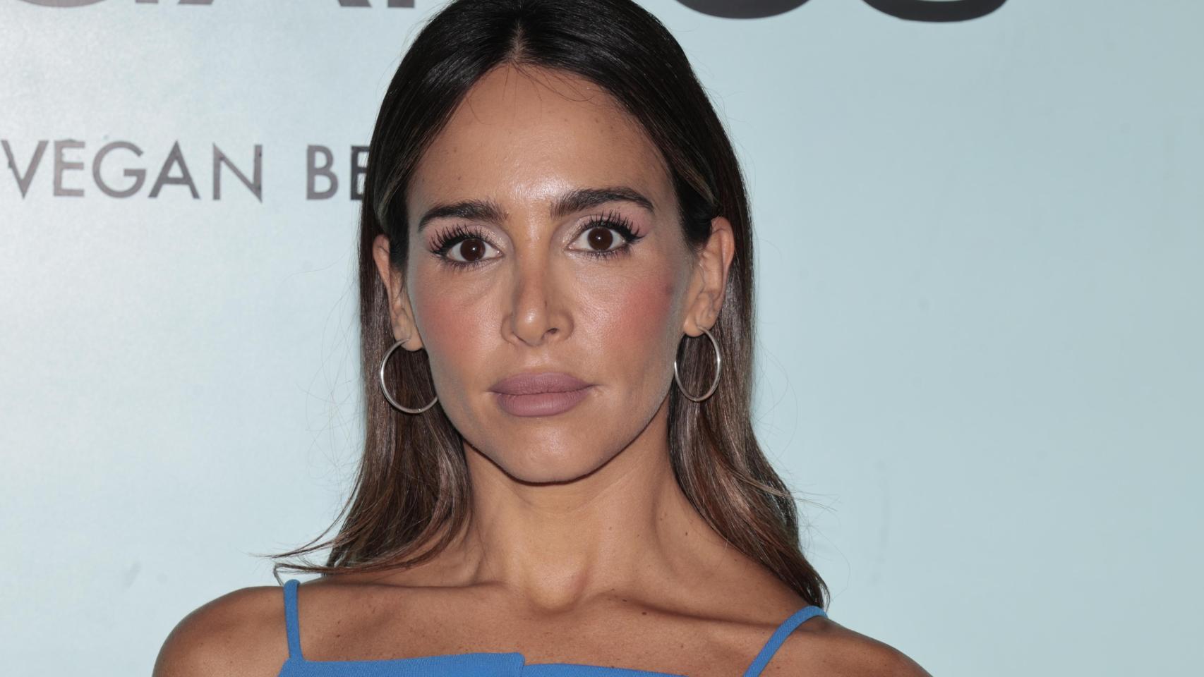Rocío Osorno deslumbra en Cannes con un vestido de flecos y aire sevillano de su firma