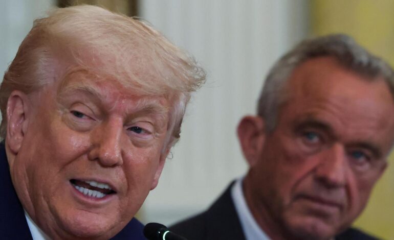 Trump se abona a las teorías conspiranoicas y dice que el aumento del autismo se debe a «algo inducido artificialmente»