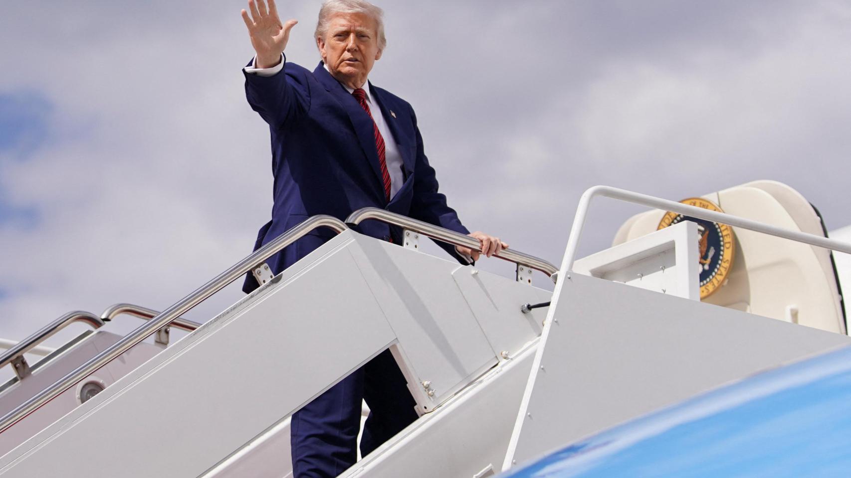 La Administración Trump despide a más de 100 funcionarios del Consejo de Seguridad Nacional de EEUU