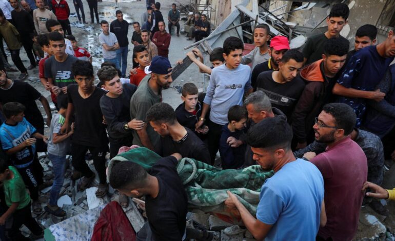 se fue a trabajar y perdió a 9 de sus 10 hijos en un ataque aéreo israelí contra su casa
