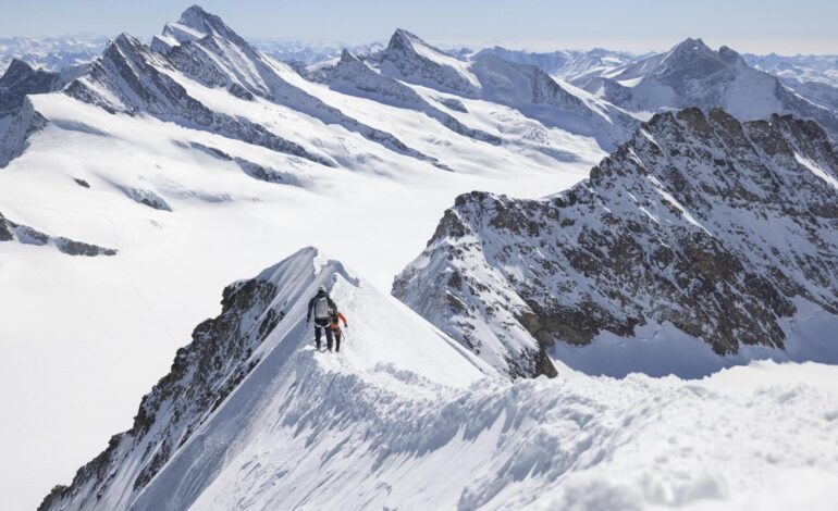Hallan los cadáveres de cinco esquiadores en el glaciar de Adler de los Alpes suizos