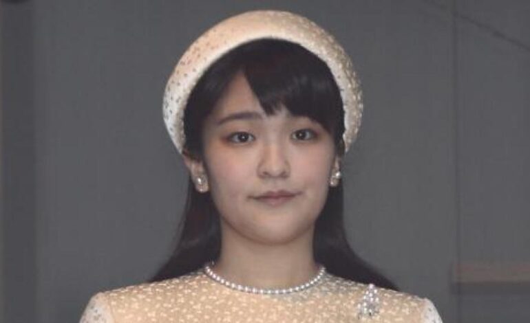 Mako de Japón, la desterrada princesa de la Casa Imperial nipona, se convierte en madre junto a Kei Komuro