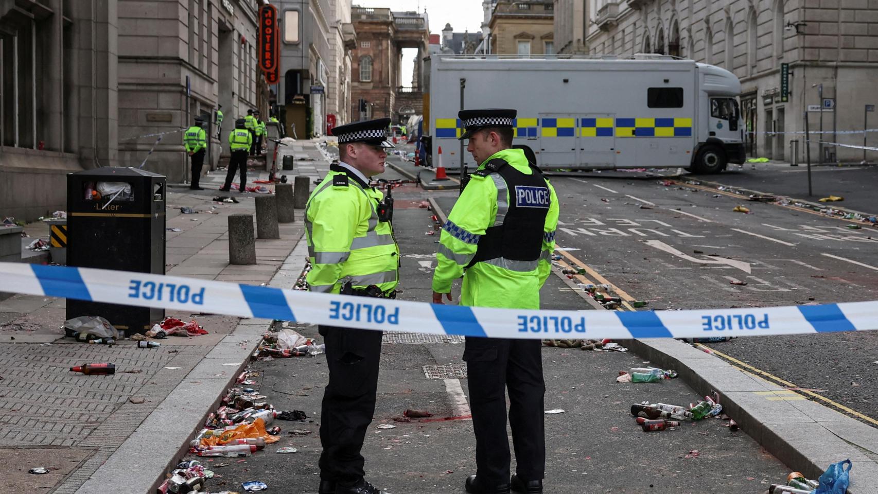 El autor del atropello masivo de Liverpool aprovechó el paso de una ambulancia para colarse en la calle donde dejó 50 heridos