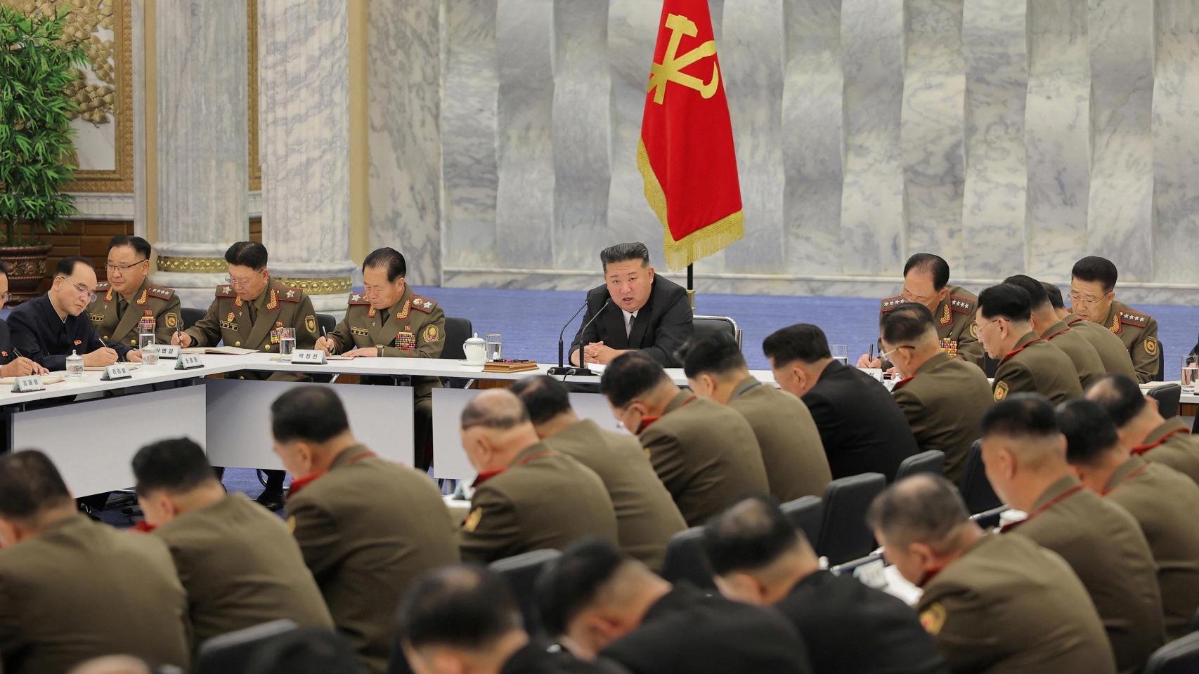 Kim Jong-un renueva su cúpula militar por el fracaso del destructor