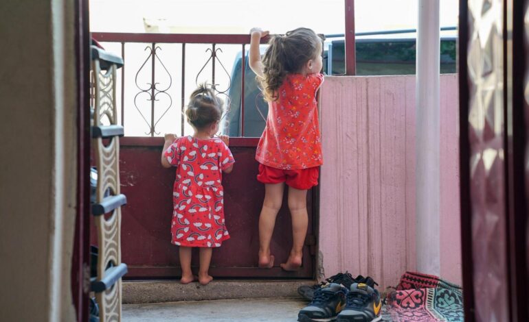 La pobreza infantil crece en España, que repite como el segundo país de la UE con más menores en riesgo de exclusión