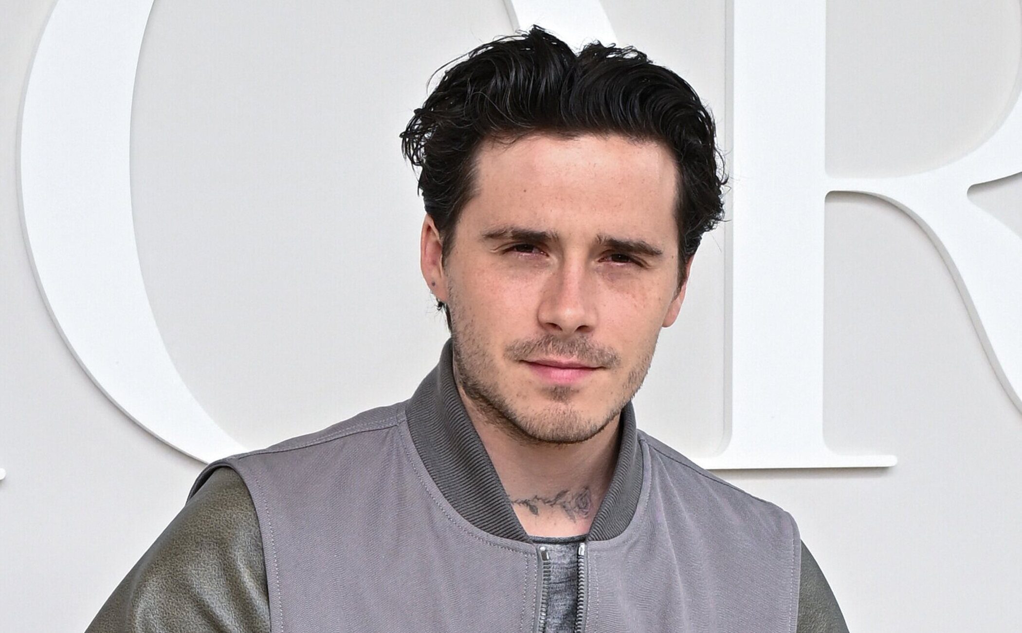 Brooklyn Beckham rompe con su antiguo círculo y se refugia en la élite de Hollywood junto a Nicola Peltz