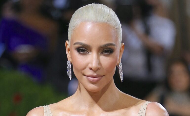 Kim Kardashian relata en el juicio el aterrador robo que sufrió París en 2016: «Estaba segura de que me iban a disparar»