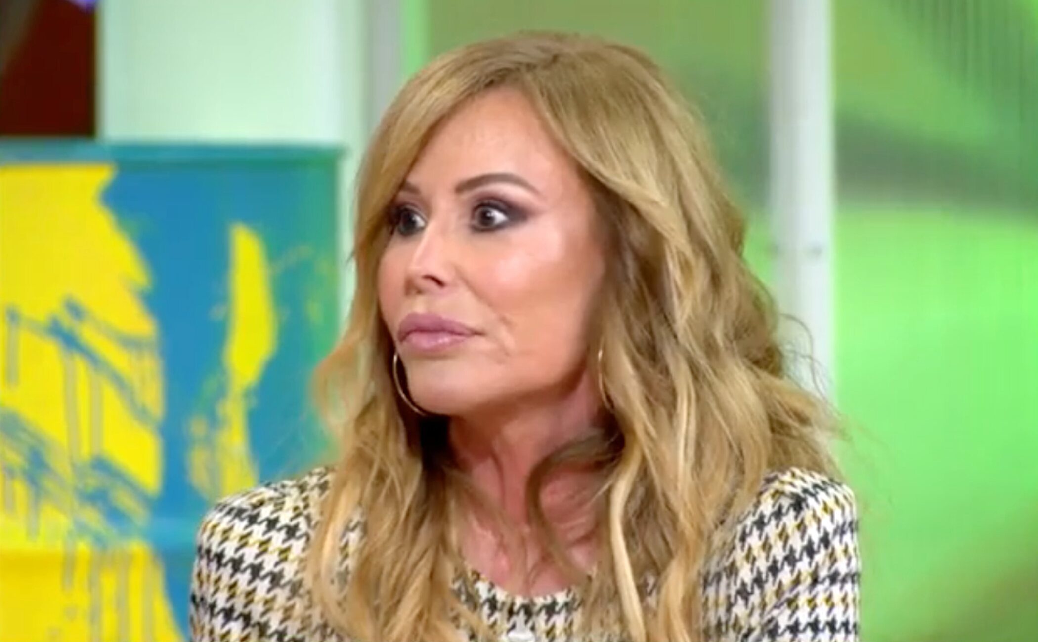 Lara Dibildos reacciona al posible romance entre Terelu Campos y Escassi: «Eso que se han llevado ellos»