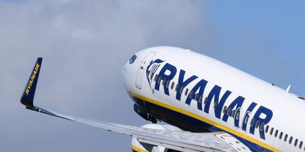 Ryanair obligará a los trabajadores no afiliados a CC.OO. a devolver miles de euros a partir de junio y les bajará el sueldo