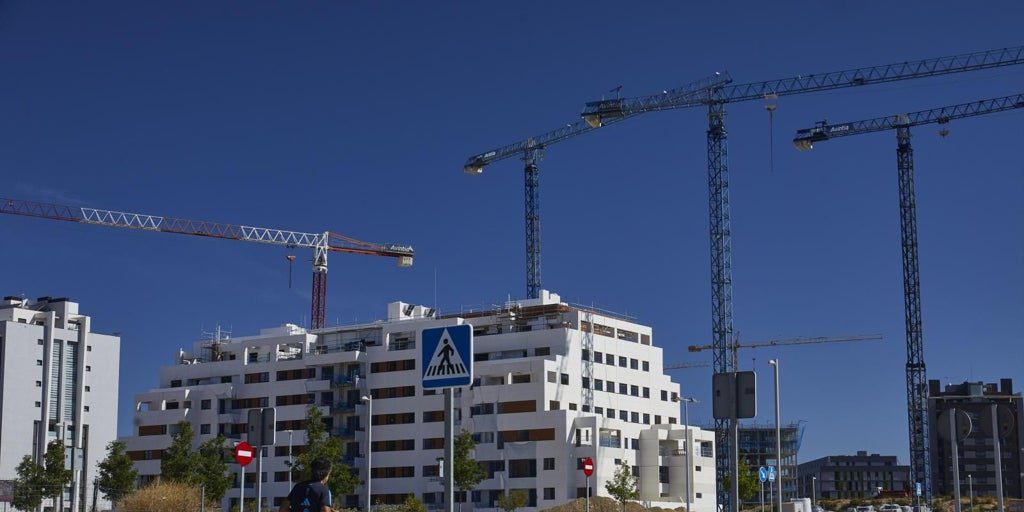 La compra de vivienda hace su mejor trimestre desde la crisis del ladrillo a pesar del nuevo récord del precio