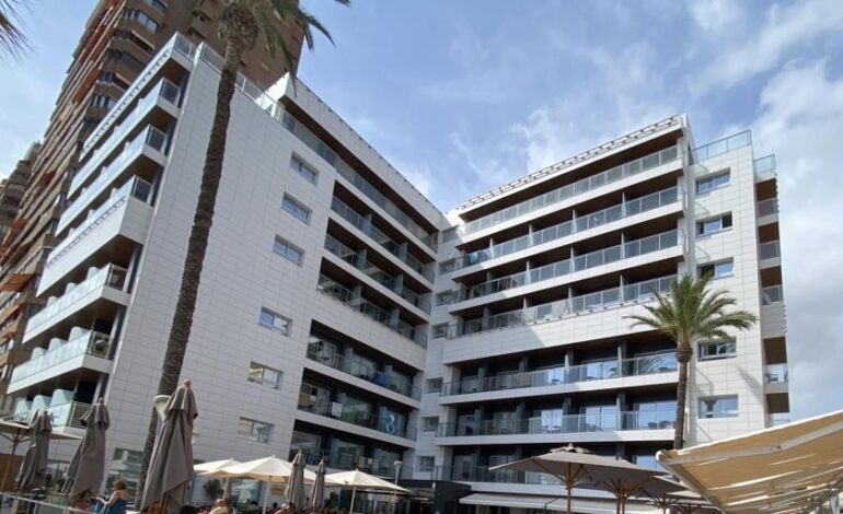 Los hoteles suman otro récord de precios, pero venden menos noches por primera vez tras la pandemia