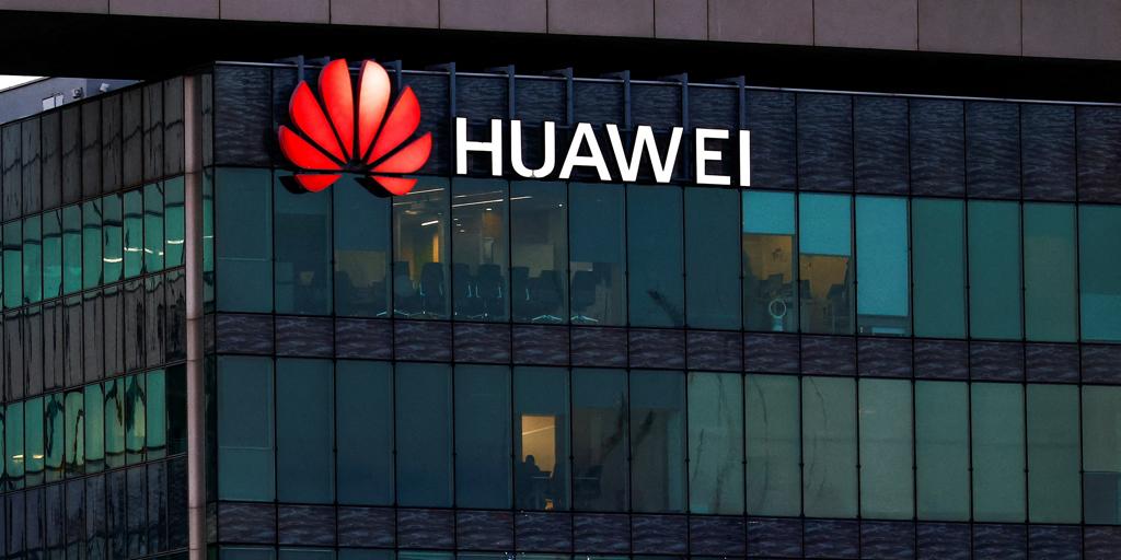 China promete «medidas firmes» ante las recomendaciones de EE.UU. sobre los chips de Huawei utilizados para la IA