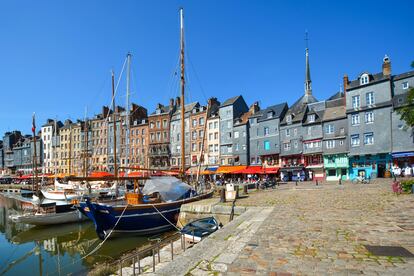 El pintoresco puerto de la ciudad francesa de Honfleur.