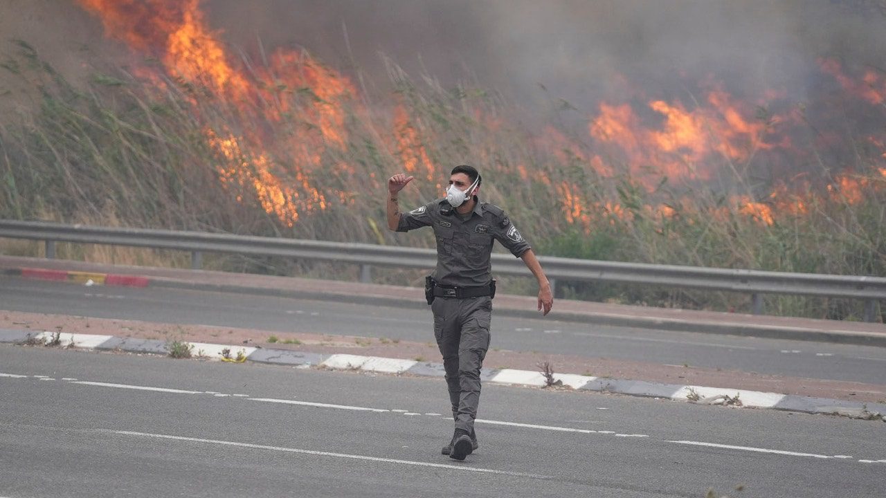 Alerta máxima en Israel por los devastadores incendios alrededor de Jerusalén