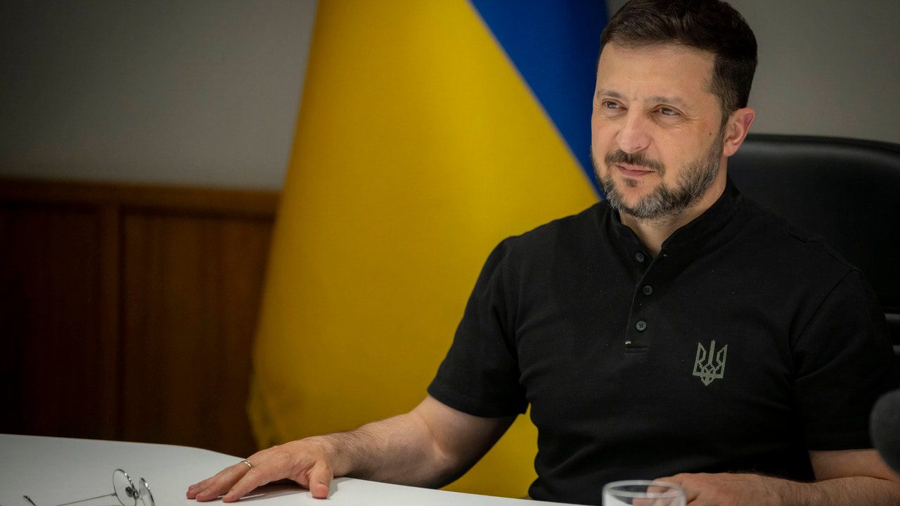 Zelenski se muestra dispuesto a negociar un alto el fuego «desde hoy» siempre que Rusia tome medias recíprocas