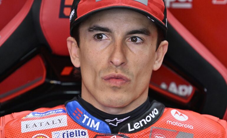 La reflexión de un exjefe de Márquez sobre las recientes caídas de Marc: «Por ir sobrado…»