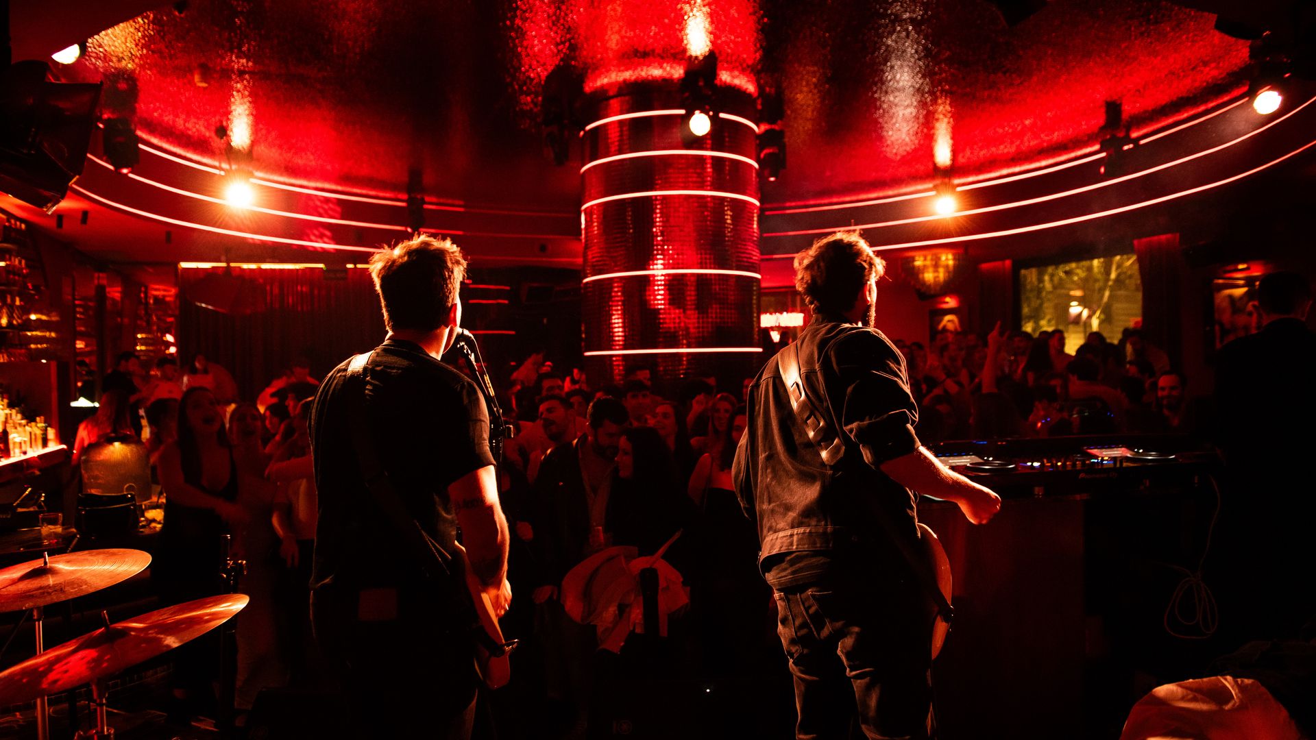 Disco vinculada a Madrid con música en vivo