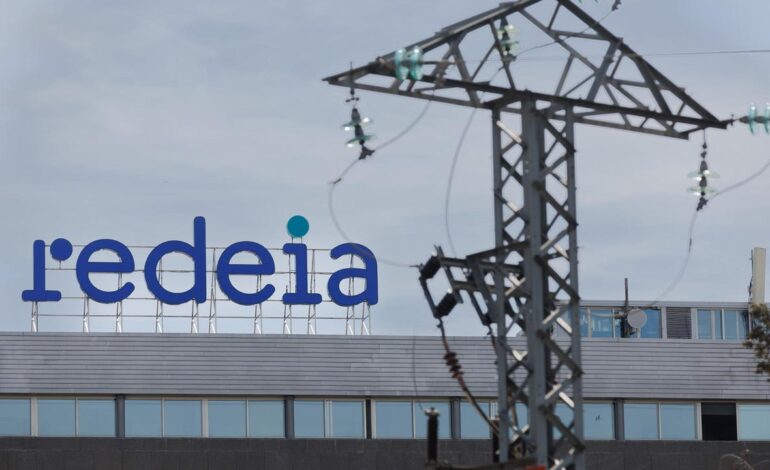 El Gobierno admite que las medidas para evitar otro apagón encarecerán el recibo de la luz