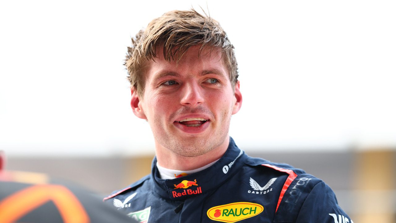Max Verstappen compite de incógnito en Nürburgring… ¡con un Ferrari!