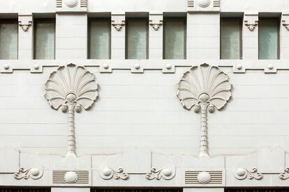 Detalle de la fachada de la sinagoga Sha'ar Hashhamayim en la capital egipcia.