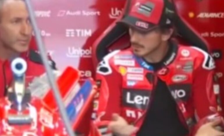 La reacción de Bagnaia en el ‘box’ de Ducati tras irse al suelo en la sprint del Gran Premio de Francia