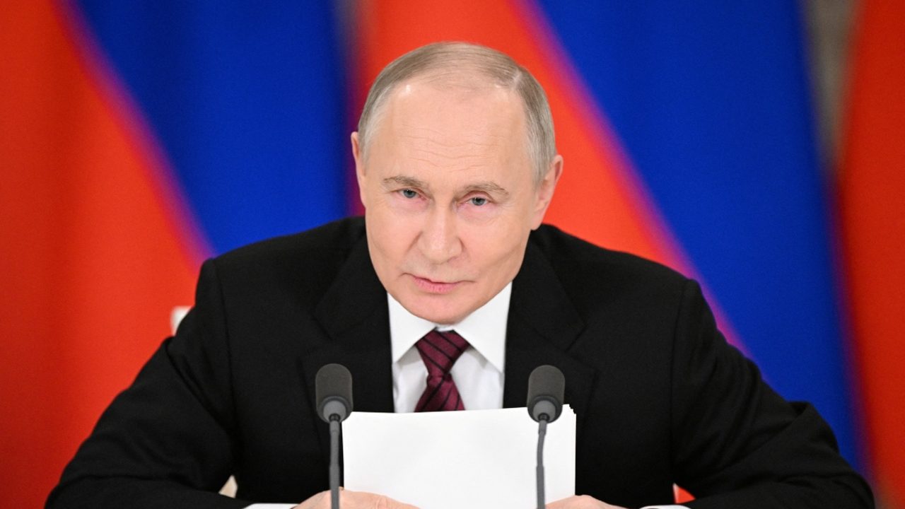 Putin acusa a Ucrania de romper los alto el fuego y les emplaza a unas negociaciones directas el 15 de mayo en Turquía