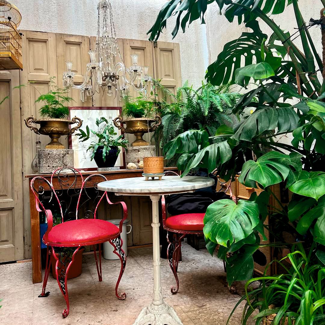 Tienda de muebles y decoración en El Rastro, Madrid