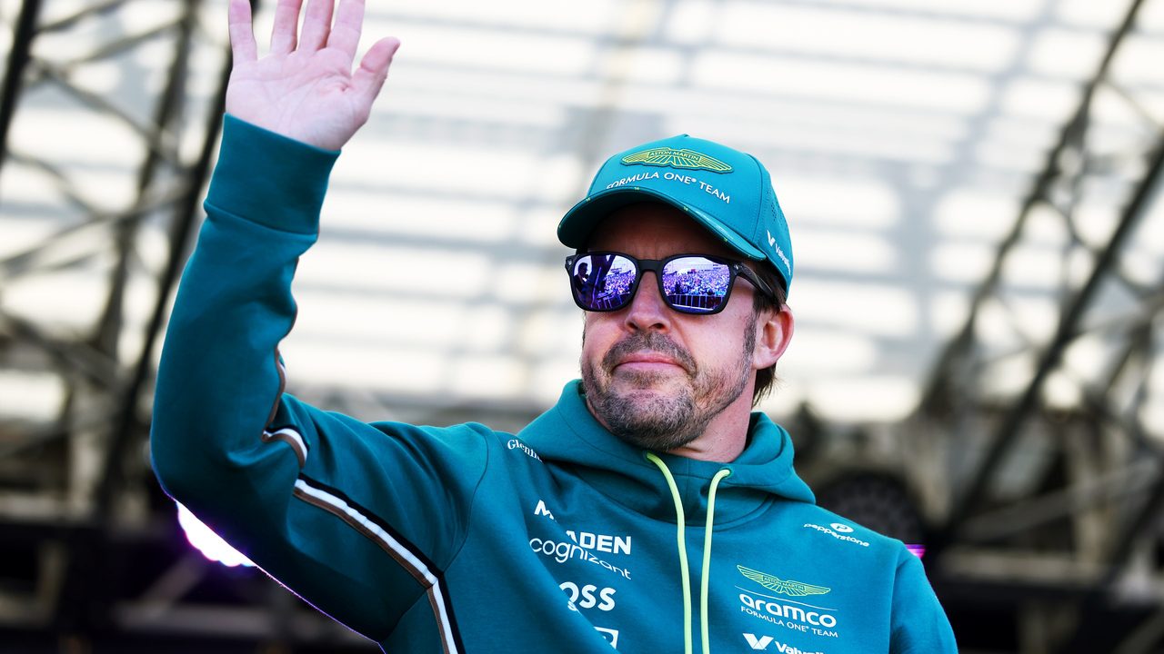 El jefe de Aston Martin adelanta las actualizaciones que llevará Alonso en Ímola: «Si mejoramos un 1%…»