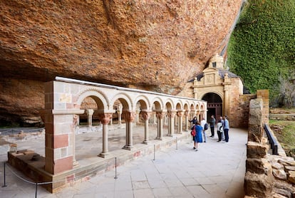 El Real Monasterio de San Juan de la Peña, en la provincia de Huesca.