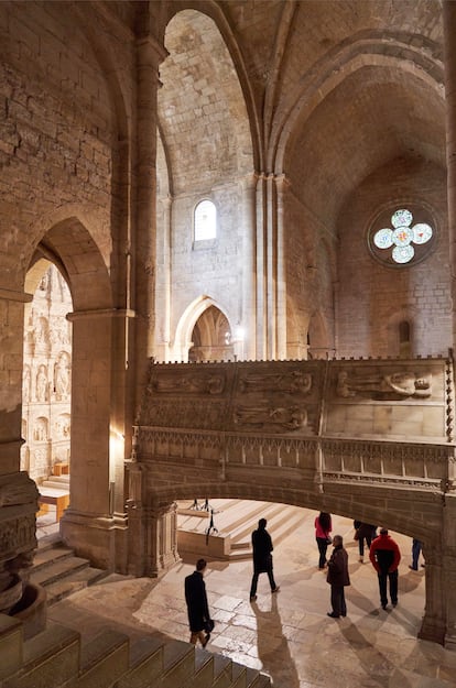 Tumbas reales en el interior del El Real Monasterio de Santa María de Poblet.