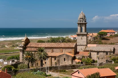 Santa María de Oia es el único monasterio español con vistas al mar.