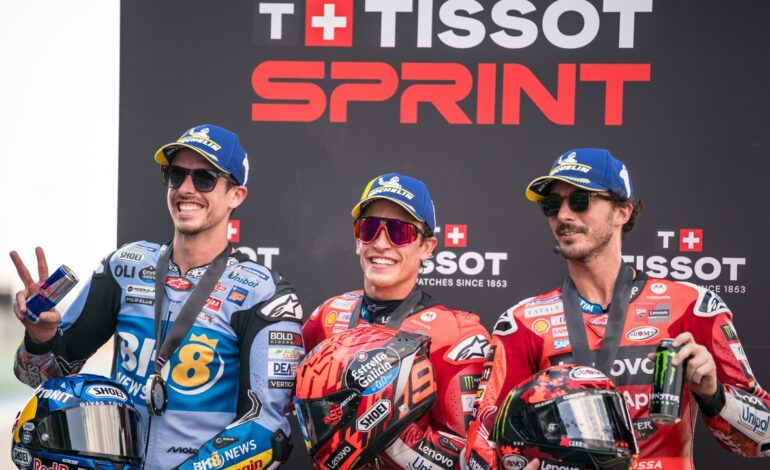 Marc Márquez ayuda a Alex para que supere a Bagnaia