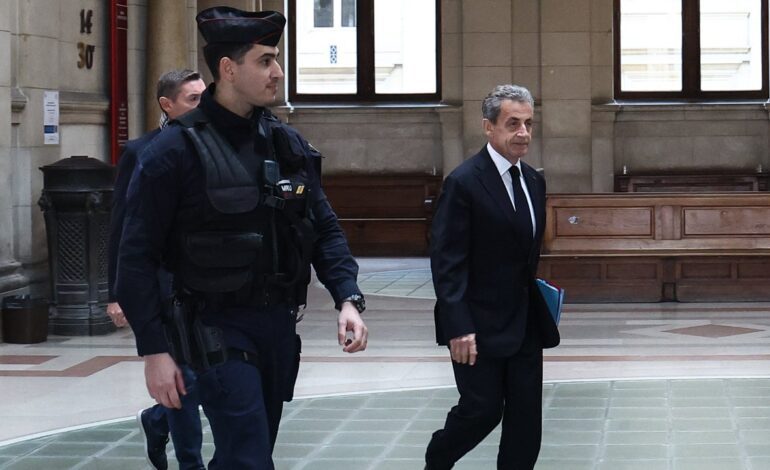 Retiran al expresidente Nicolas Sarkozy la pulsera electrónica tres meses después de que se la colocaran