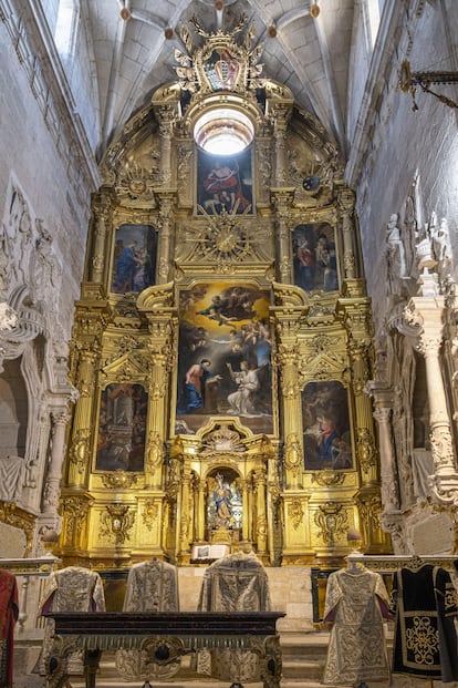 El altar del Santo María del Manzano Excolgiata, en Castrojeriz (Burgos).