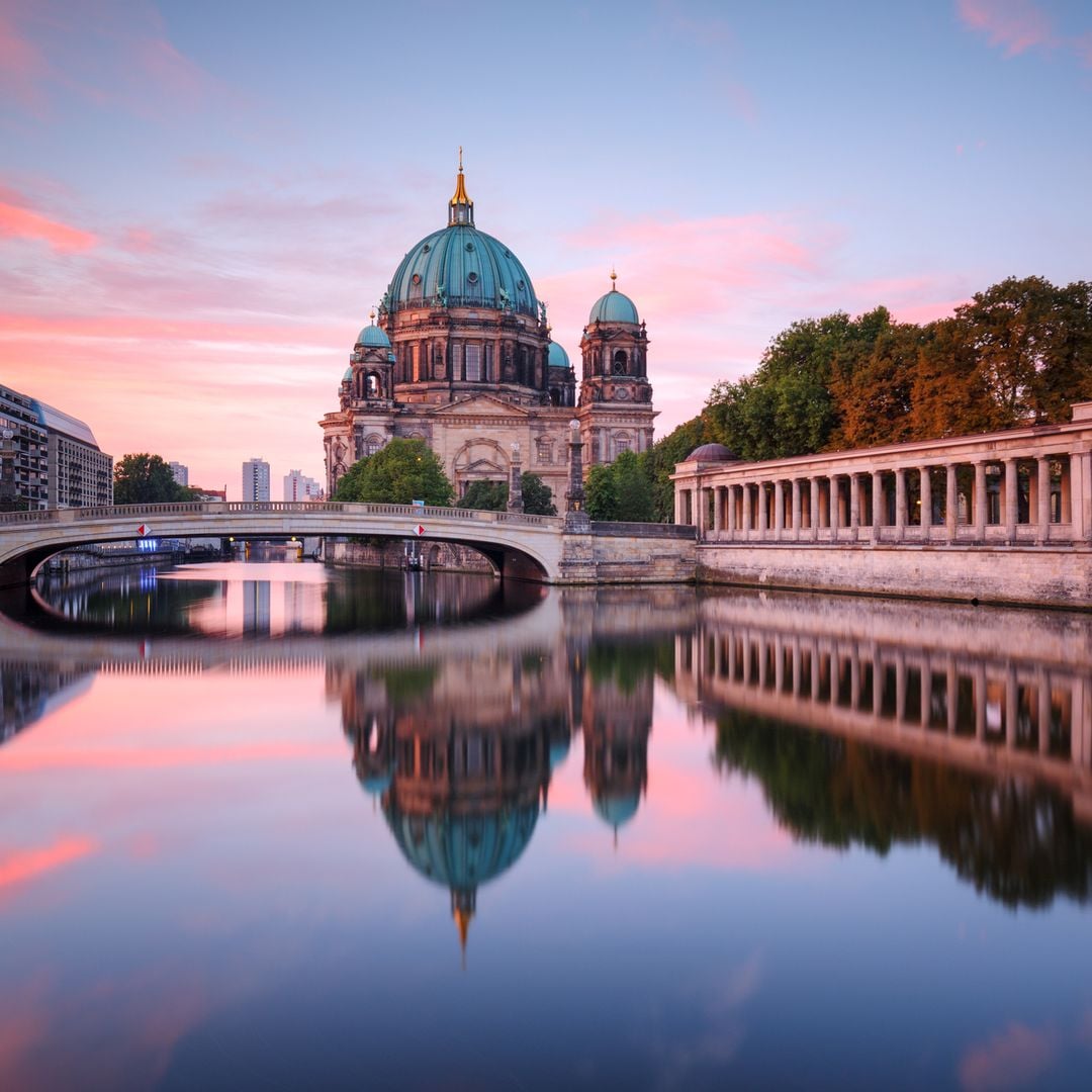 Catedral de Berlín y Friedrichsbridge Pont