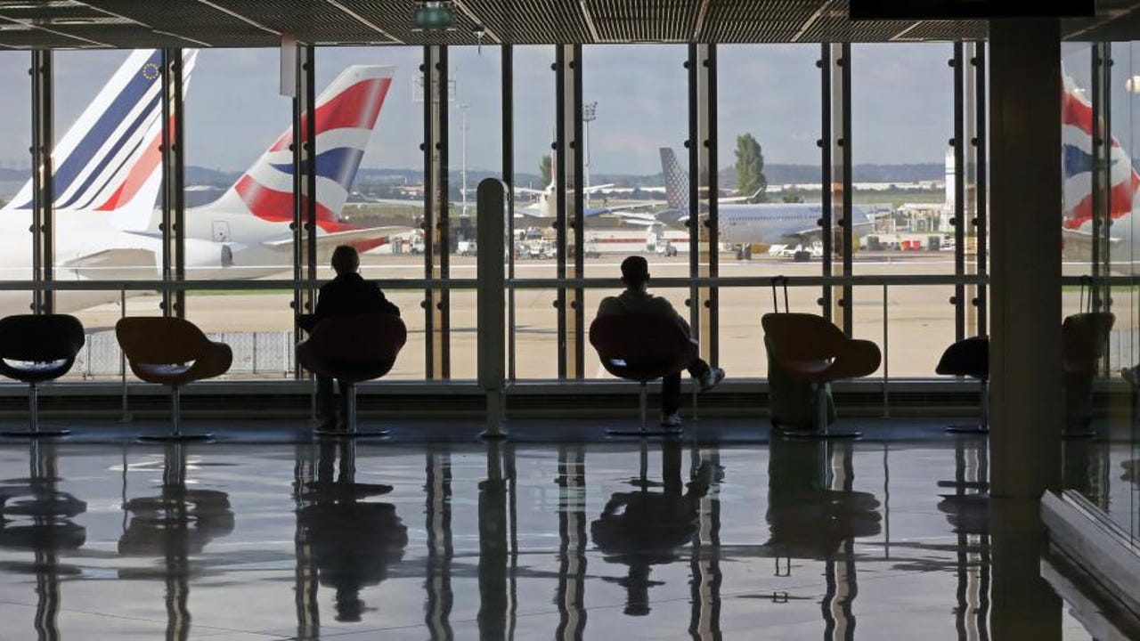 Más de 100 vuelos cancelados en el segundo aeropuerto francés por una avería en el control aéreo