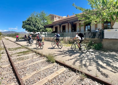 La estación Huecal-Overa, donde pasa la ruta verde FC Guadix-Almendros.