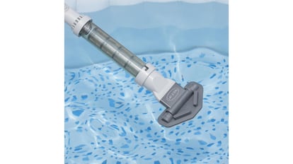 Esta es la mejor aspiradora para una piscina que se puede comprar en Amazon