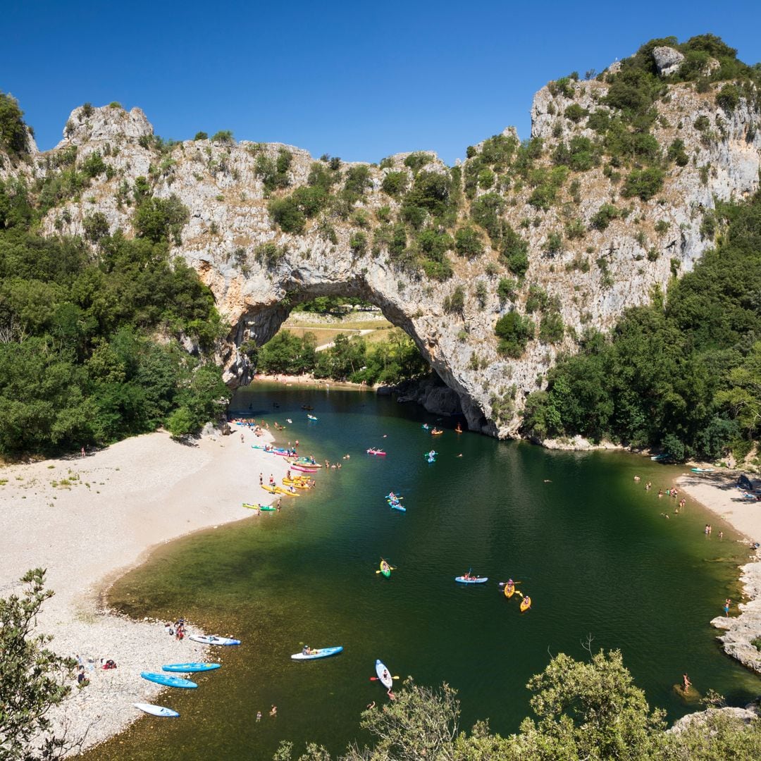 Pont D'Arc, Villa Medieval de Labeume, Reserva Natural de Gargantas del Ardèche, Francia