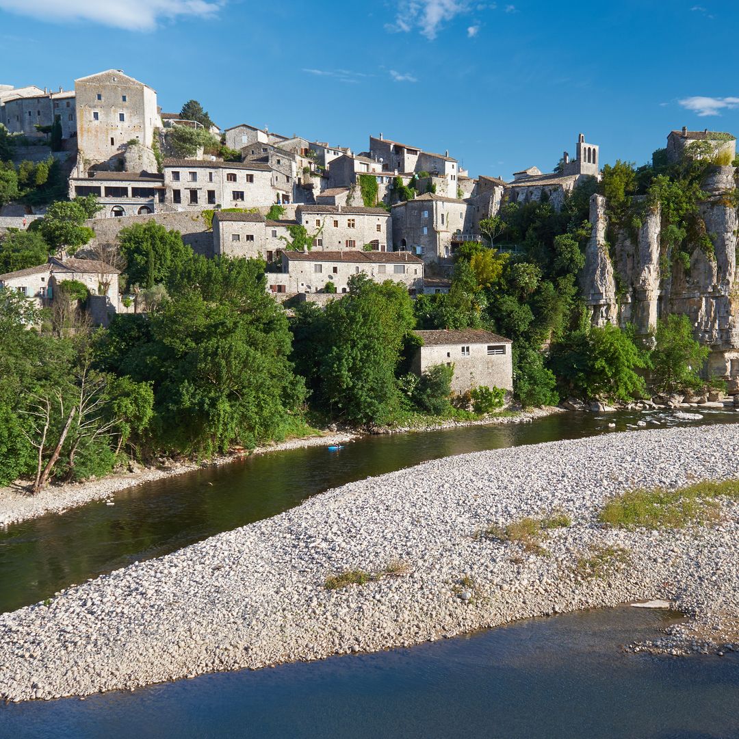 Gente de Balazuc, Reserva Natural de Ardèche Gorges, Francia