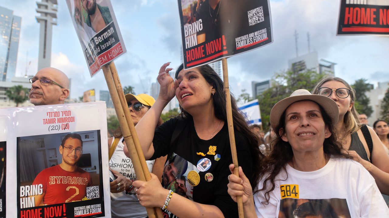 Hamás responde a la propuesta de EE UU y ofrece la entrega de diez rehenes y 18 cuerpos