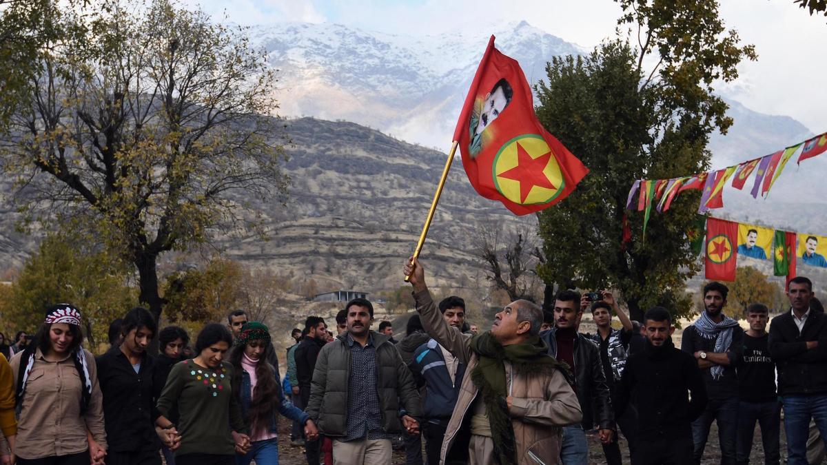 La guerrilla kurdoturca del PKK anuncia su disolución y el fin de la lucha armada